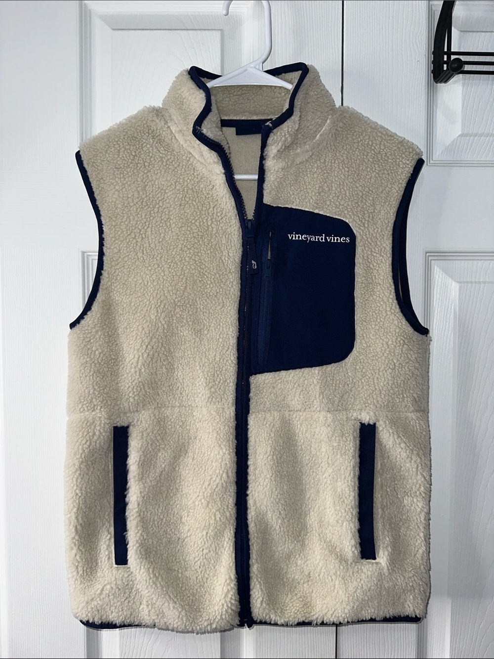 Vineyard Vines Cream Sherpa Vest with Navy Trim